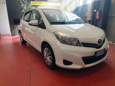 Toyota Yaris 1.0 5 porte Lounge Adatta per neopatentati