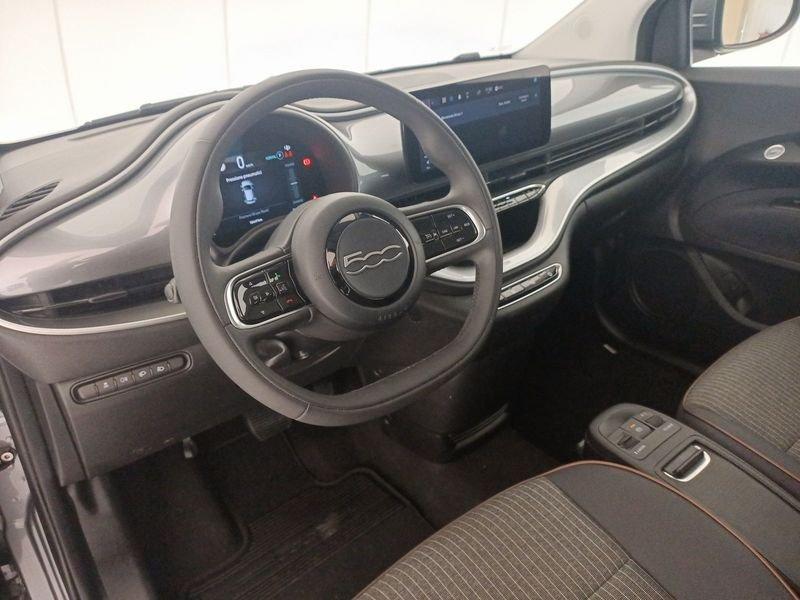 FIAT 500e 42 kWh Icon +