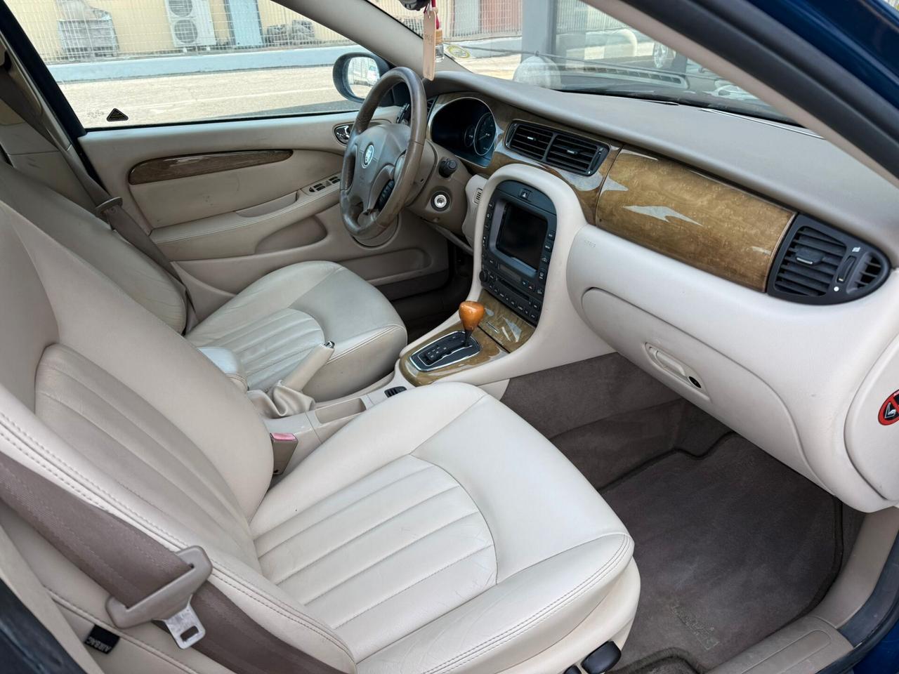 JAGUAR X-TYPE 3.0 V6 ASI 12 MESI DI GARANZIA