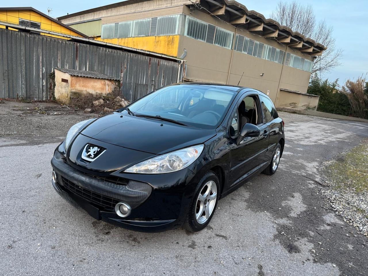 Peugeot 207 1.4 HDi 70CV 3p. ONE Line