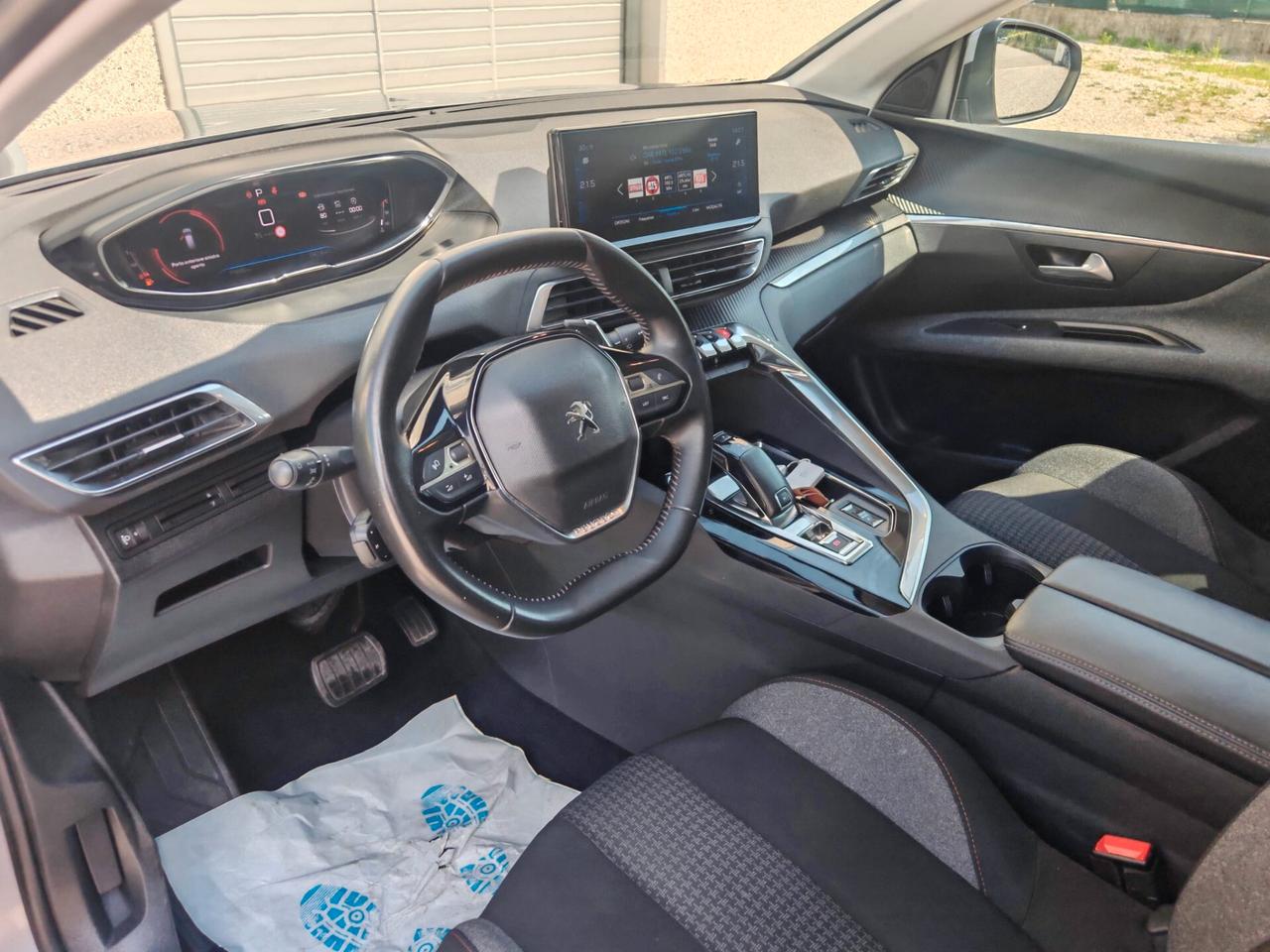 Peugeot 3008 1.5 130CV UNIPROPRIETARIO KM VERI GARANZIA 24 MESI OK NEOPATENTATI