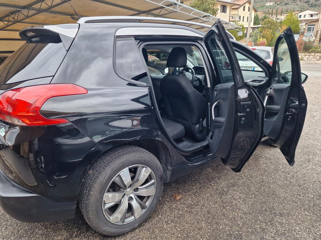 Peugeot 2008 PureTech 82 Allure, 119 mila chilometri