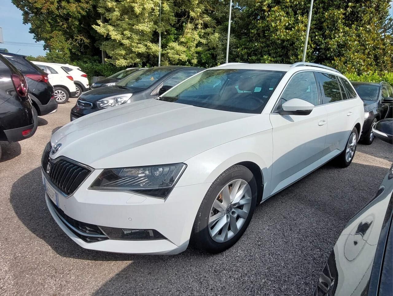 Skoda Superb 1.6 Cambio Automatico Neopatentati