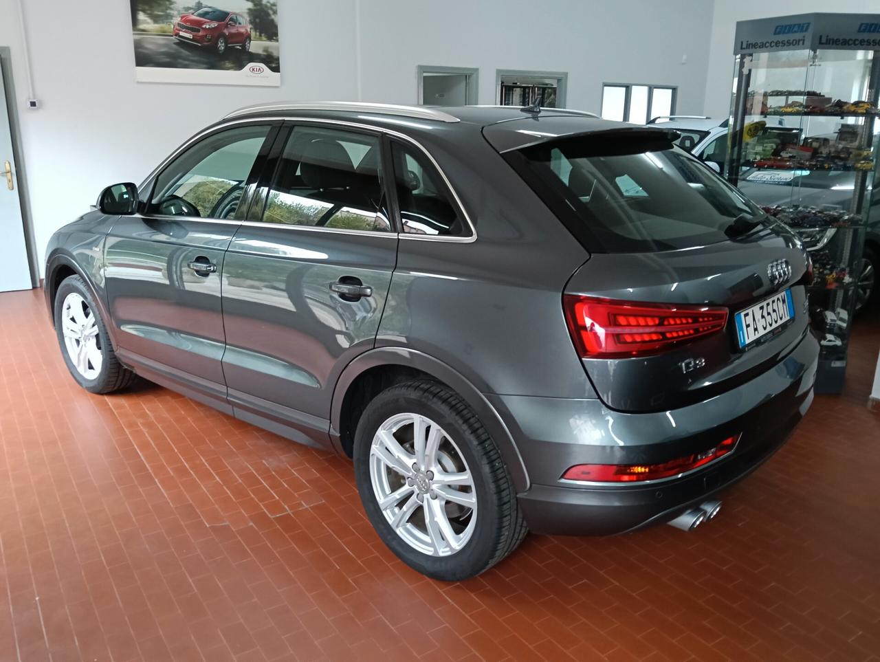 Audi Q3 2.0 TDI 150 CV quattro S-line tronic Sport