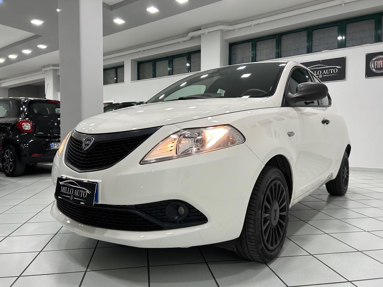 Lancia Ypsilon 1.2 69 CV Elefantino Blu 33.000KM