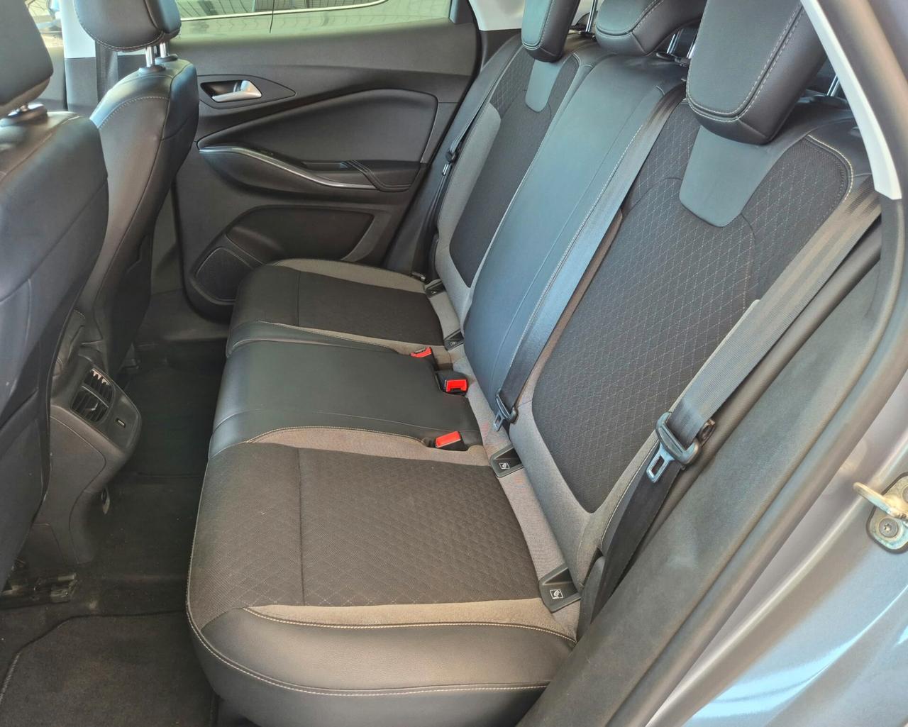 Opel Grandland X 1.5 diesel 130 cv