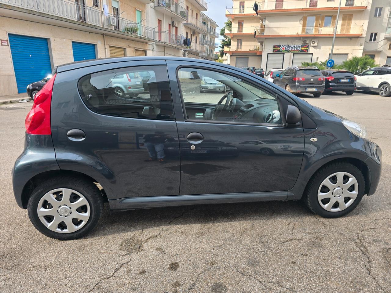 Peugeot 107 68CV - Sweet Years