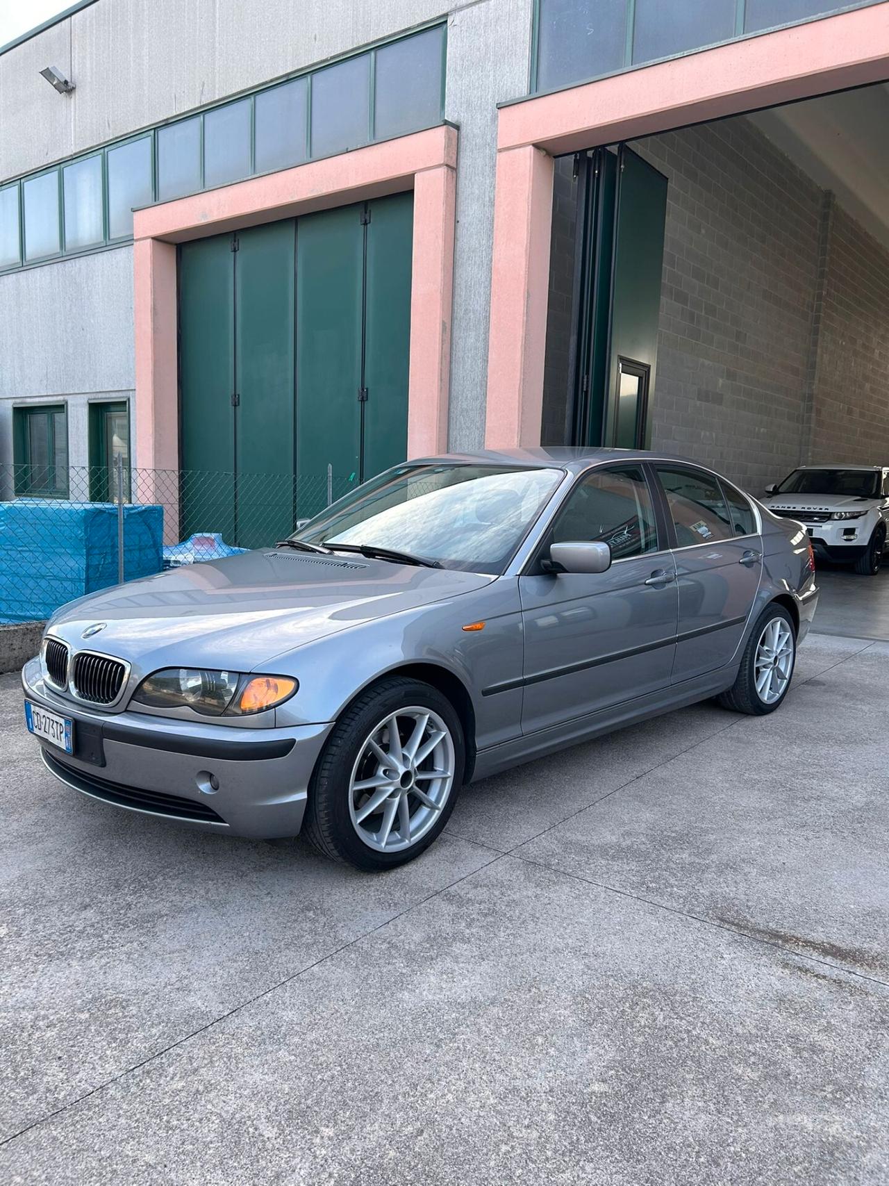 Bmw 320 320i (2.2) cat 4 porte Attiva