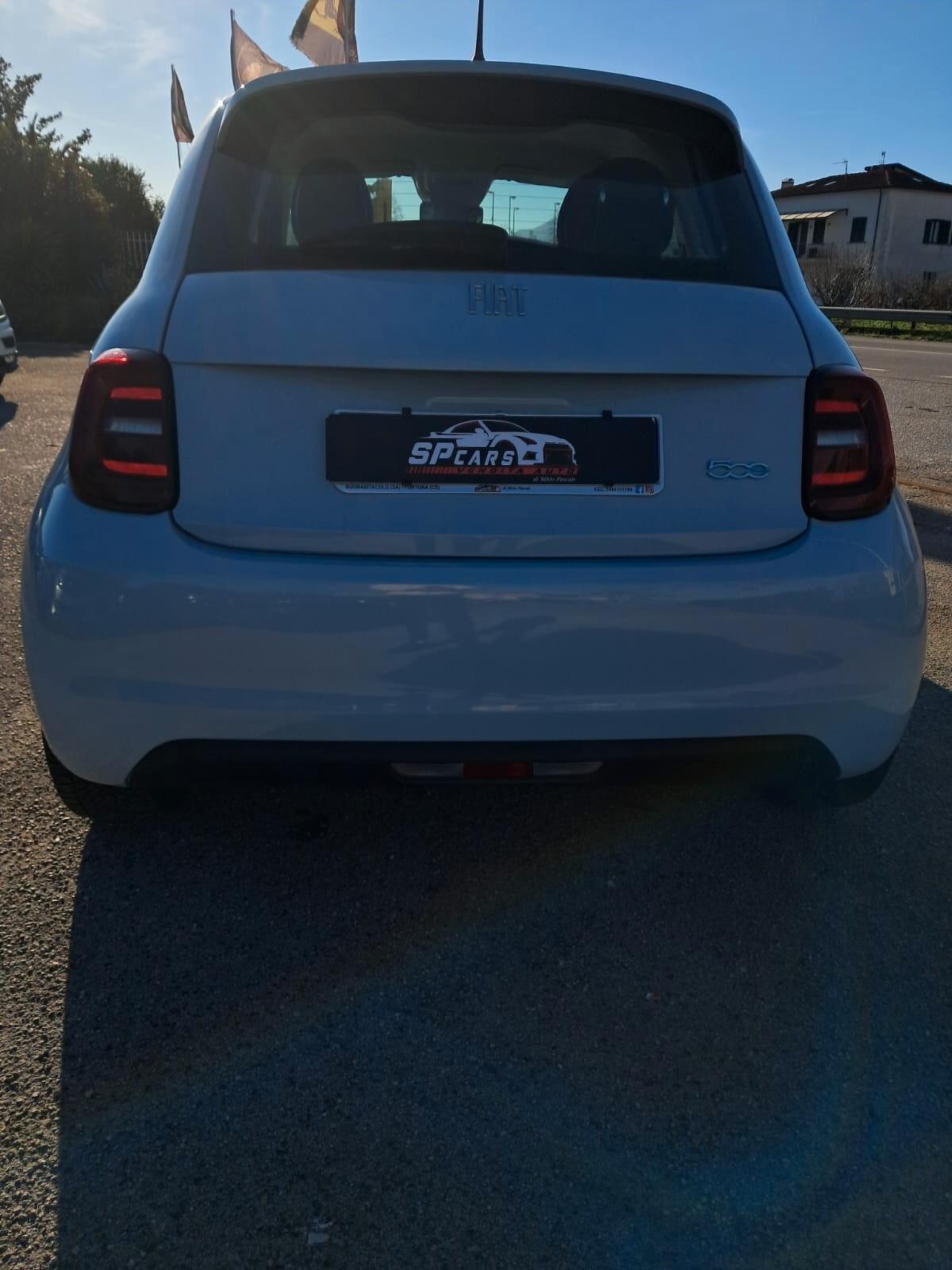 Fiat 500 500e Berlina 42 kWh La Prima