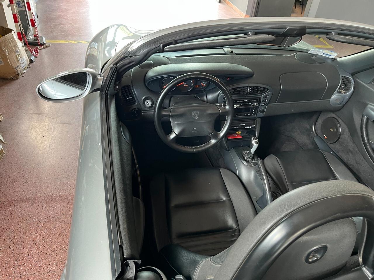 Porsche Boxster 2.5i 24V cat