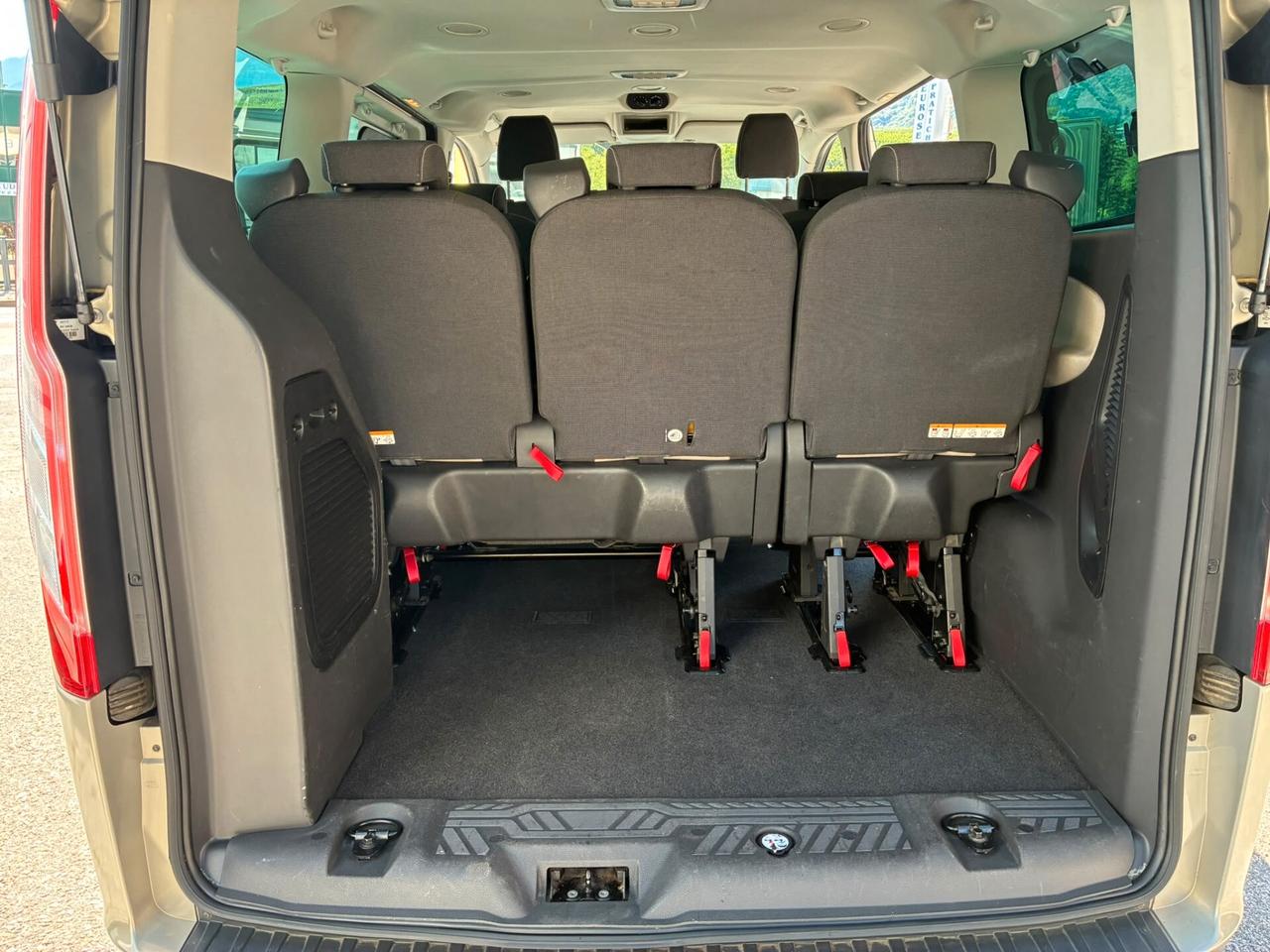 FORD TRANSIT CUSTOM 2.2 TDCi 155CV TITANIUM 8POSTI - GANCIO TRAINO
