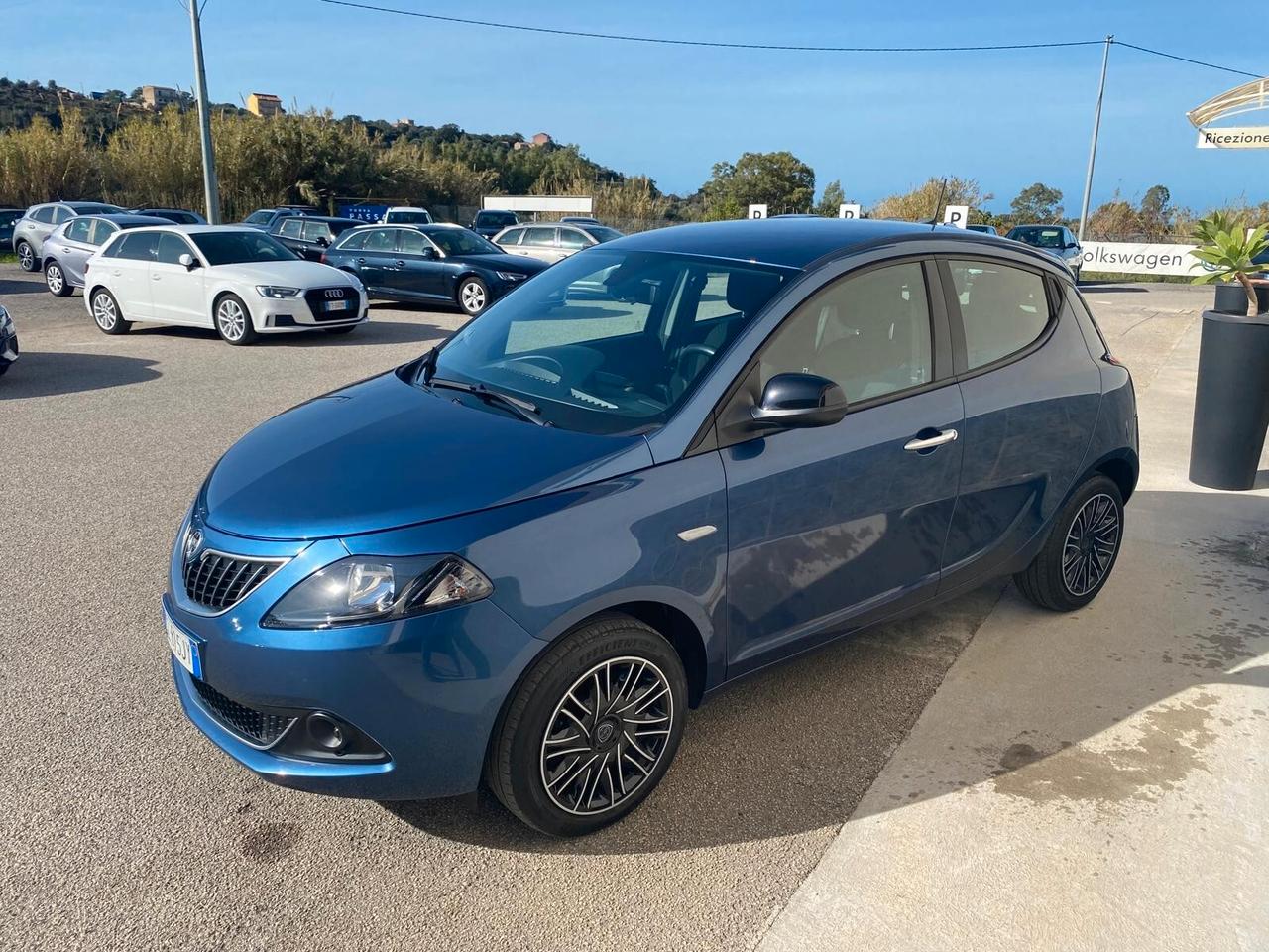 Lancia Ypsilon 1.0 FireFly 5 porte S&S Hybryd Gold