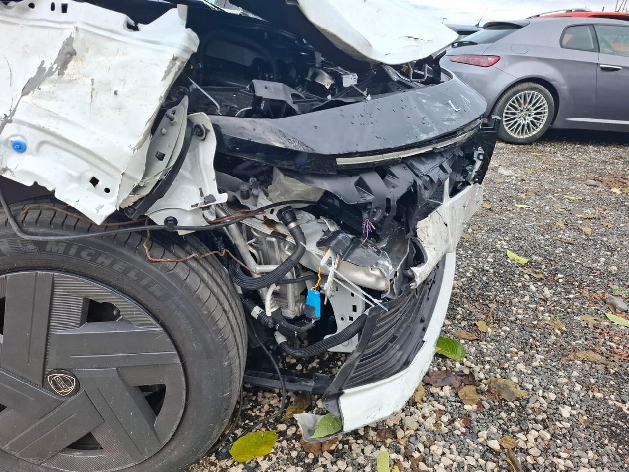 LANCIA YPSILON 2025 IBRIDA SINISTRATA 6000KM