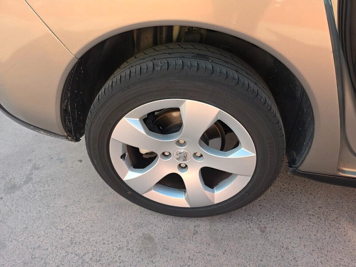 Peugeot 3008 1.6 HDi 110CV Premium