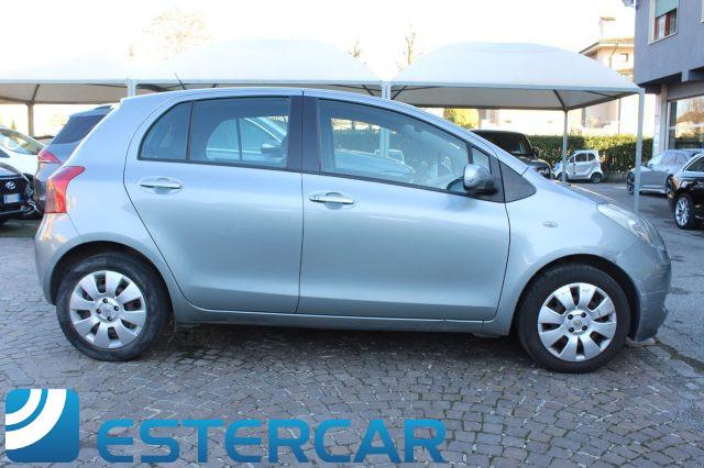 TOYOTA Yaris 1.0 5 porte