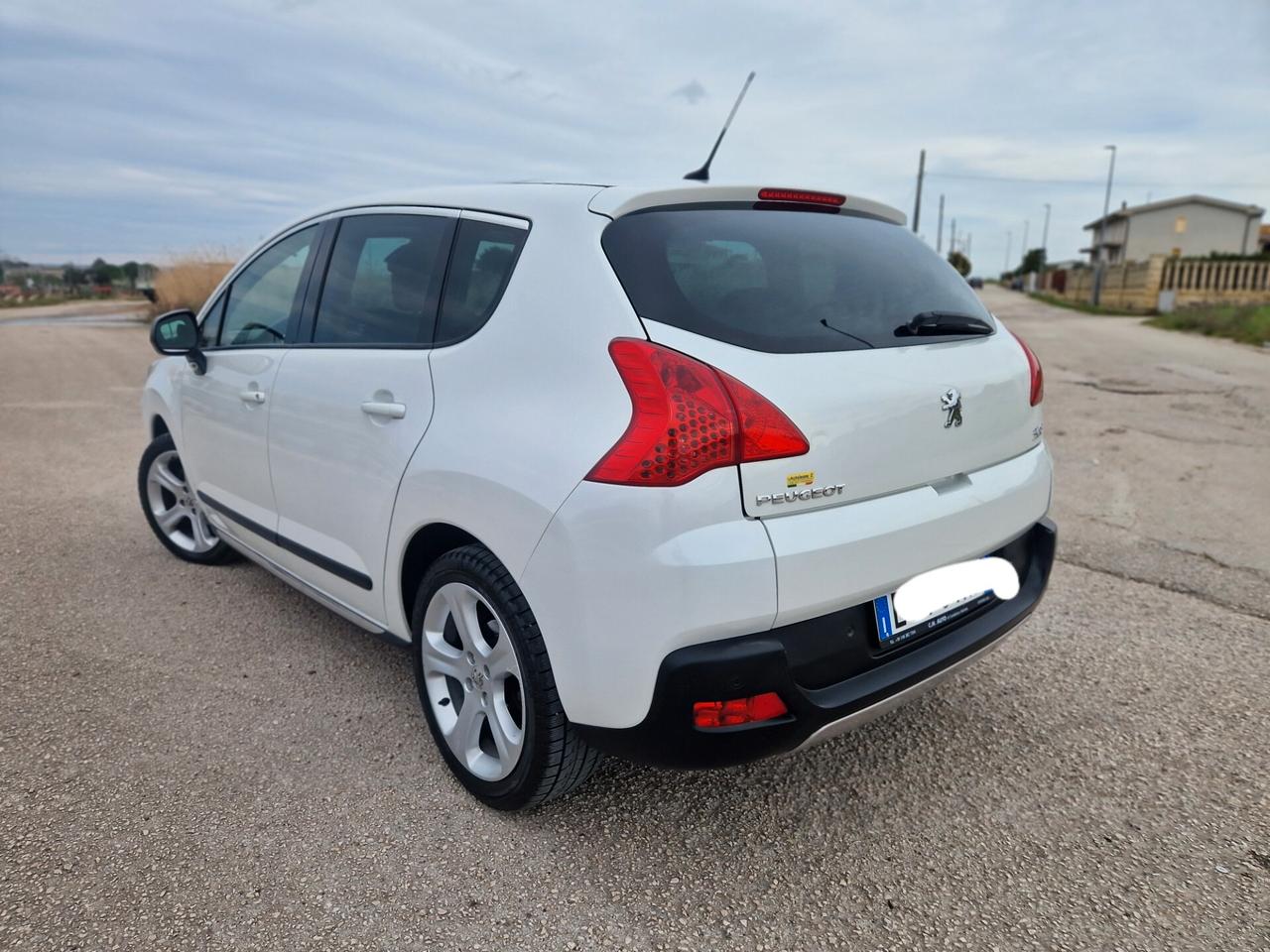 Peugeot 3008 1.6 e-HDi 112CV cambio robotizzato Stop&Start Allure