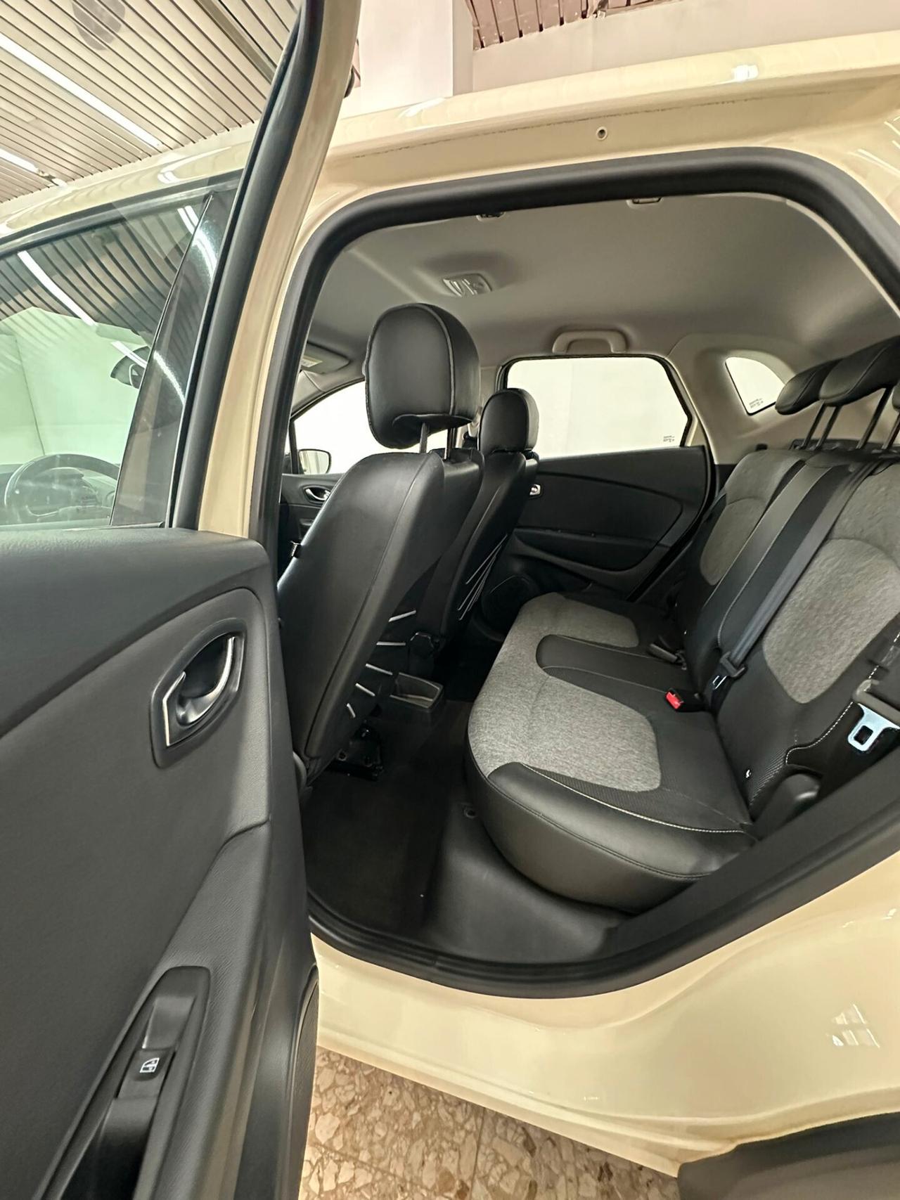 Renault Captur dCi 8V 110 CV Start&Stop Energy Initiale Paris