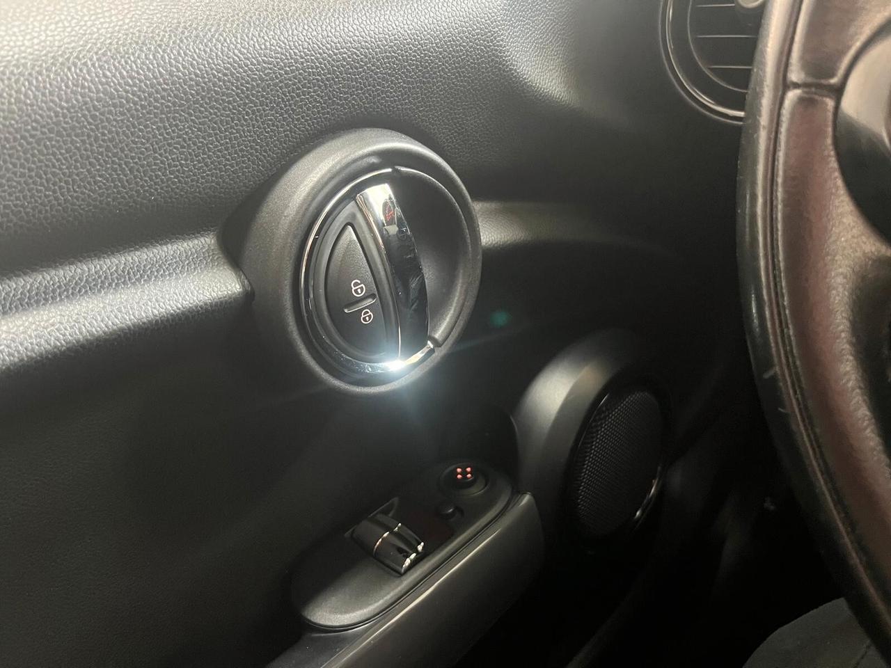 Mini 1.5 Cooper D 116cv Hype FULL BLACK
