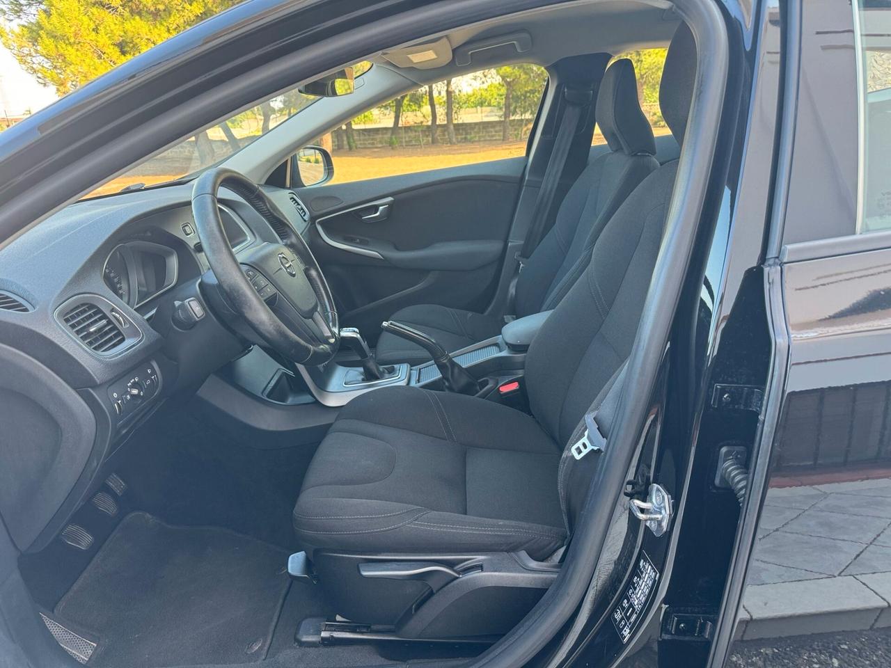 Volvo V40 D2