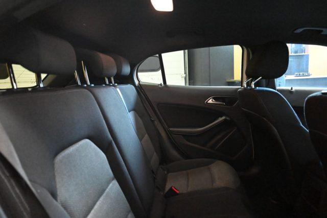 MERCEDES-BENZ GLA 180 D EXECUTIVE AUT.TEL CERCHI 17"VETRI SCURI SED.RISC