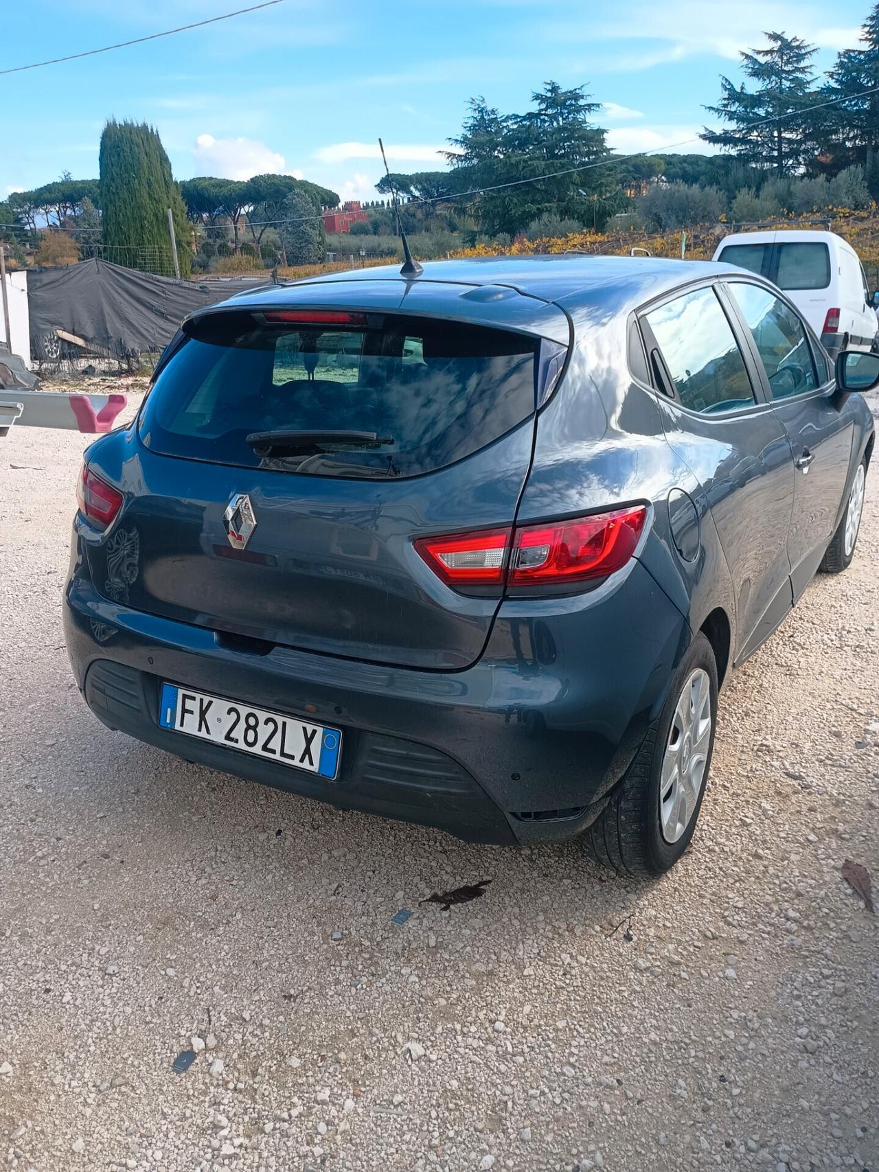 Renault Clio 1.2 75 CV 5 porte Duel