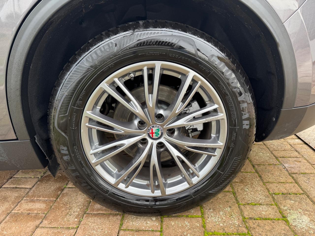 Alfa Romeo Stelvio 2.0 Turbo 200 CV AT8 Q4 Executive