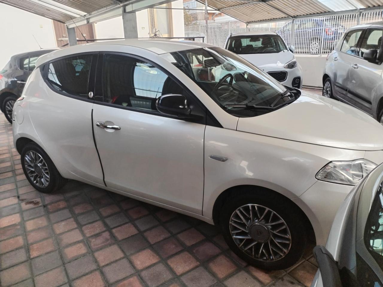 Lancia Ypsilon 1.2 69 CV 5 porte GPL Ecochic Gold