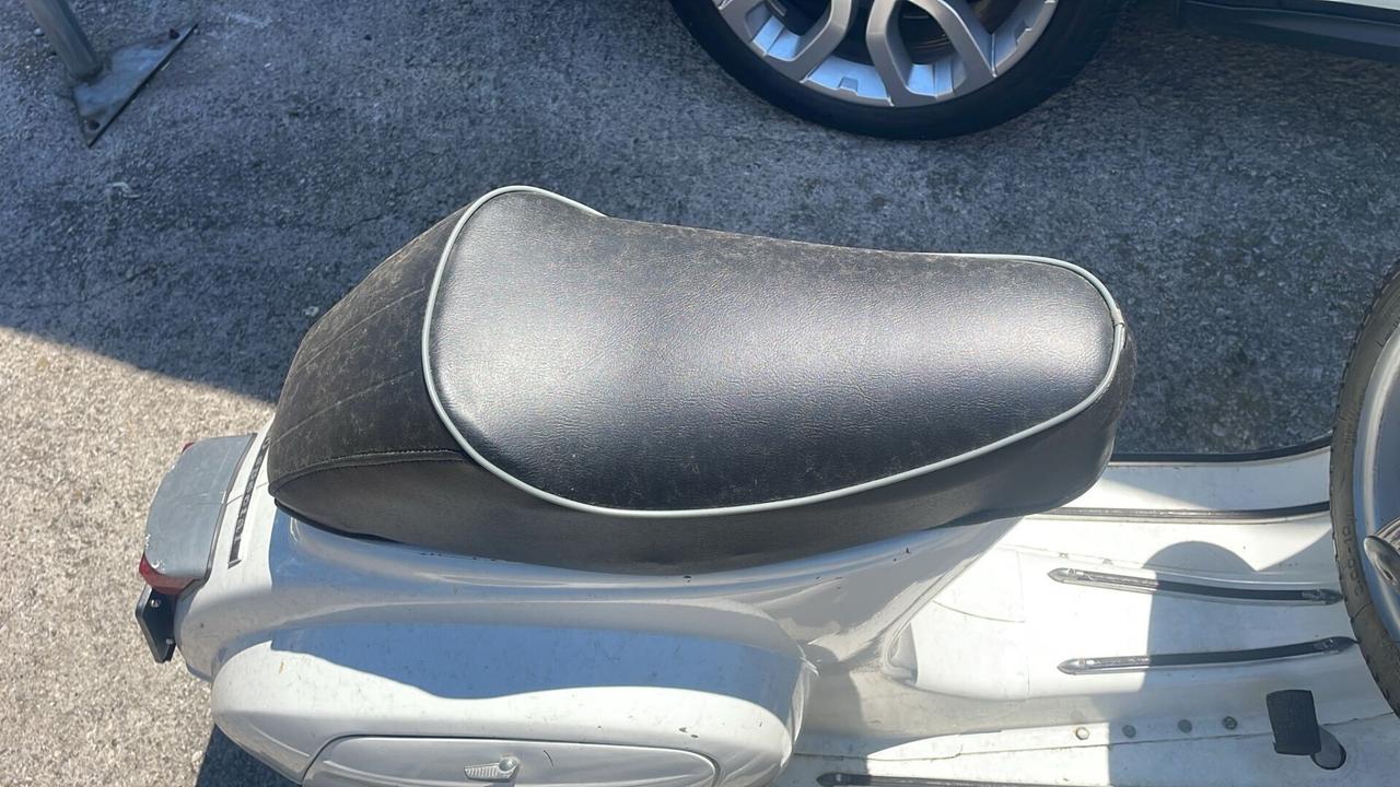 Piaggio Vespa 50 Special