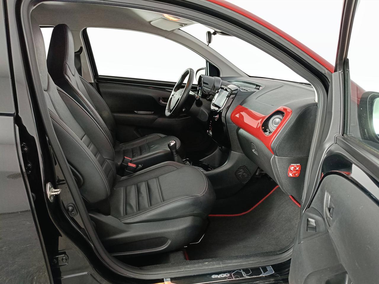 TOYOTA Aygo II 2018 5p - Aygo 5p 1.0 x-clusiv red pack 72cv