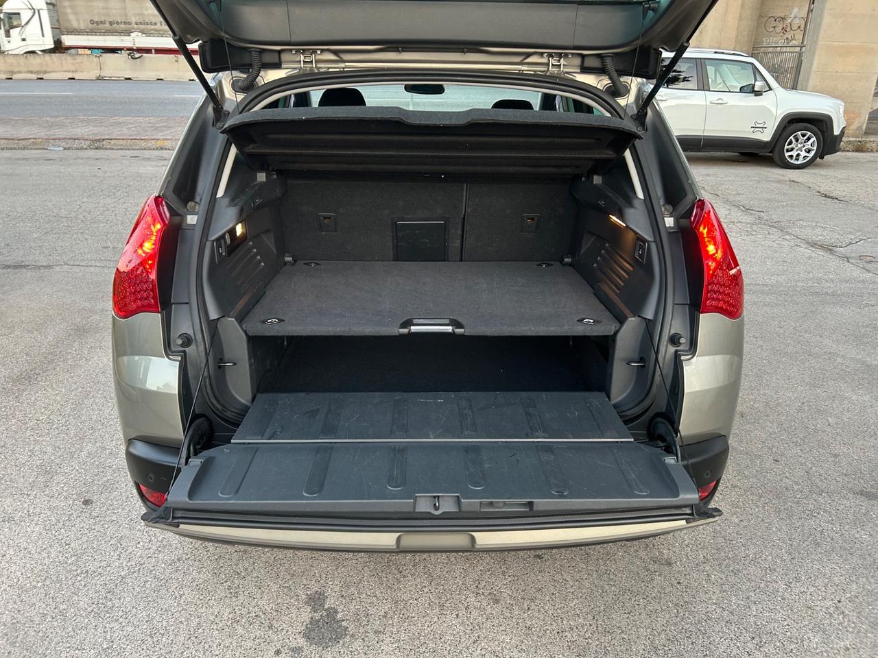 Peugeot 3008 1.6 HDi 115CV 2013 automatica