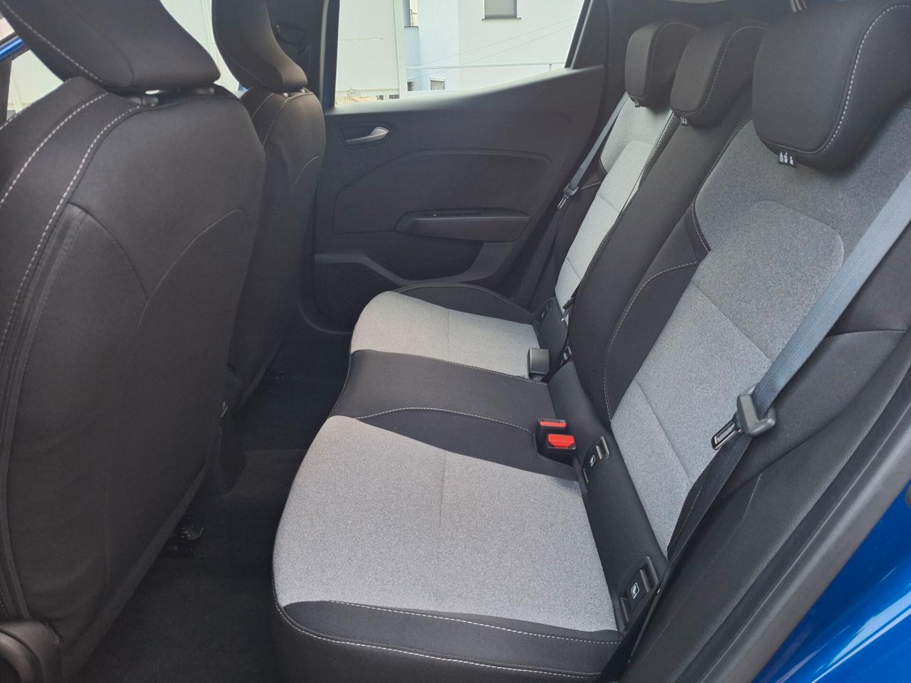 Renault Clio EVOLUTION 1.0 TCe 90cv NAV+RETROCAM. 2025