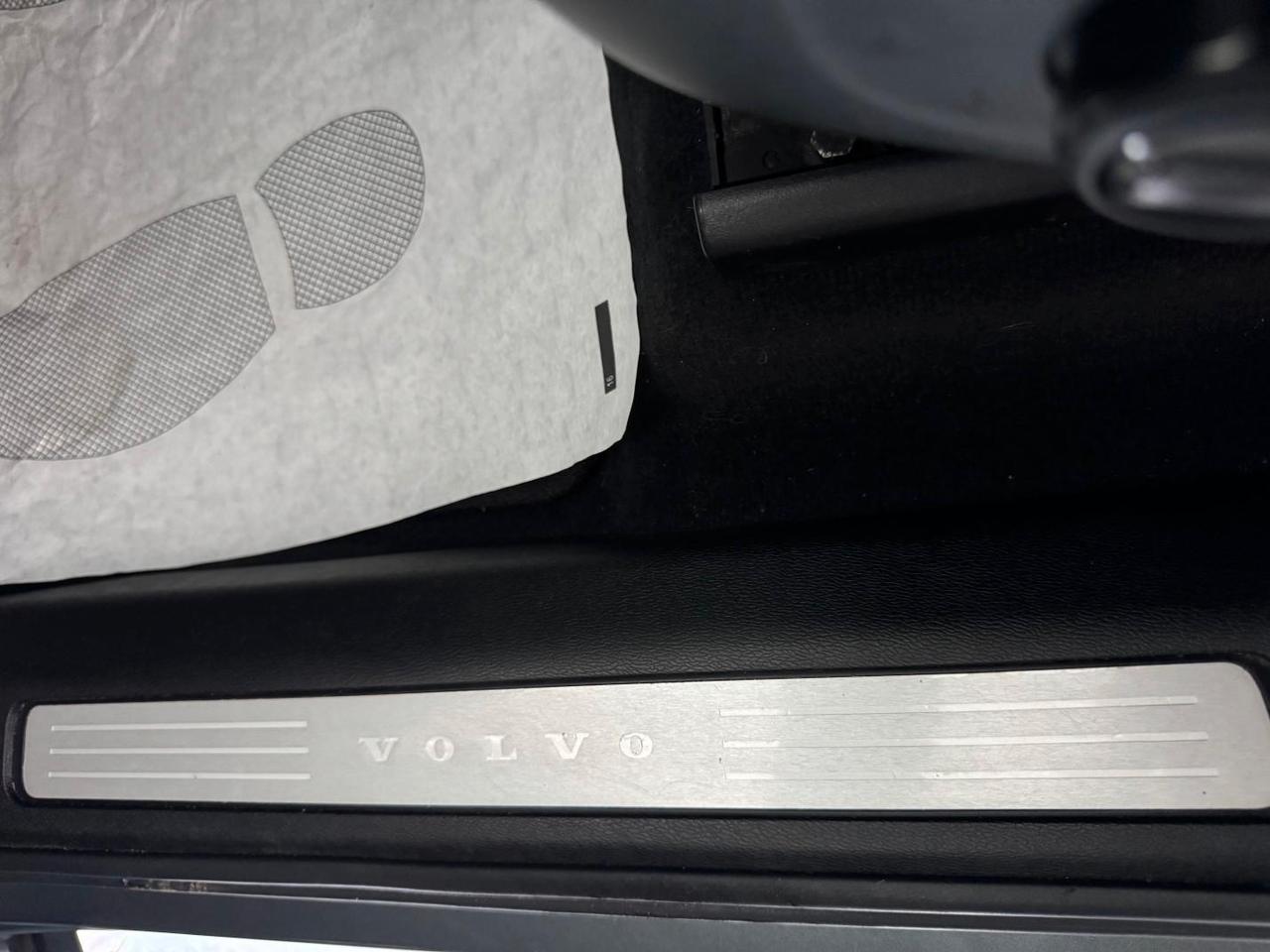 Volvo XC60 2.0 d4 190cv Awd Momentum Cockpit Full