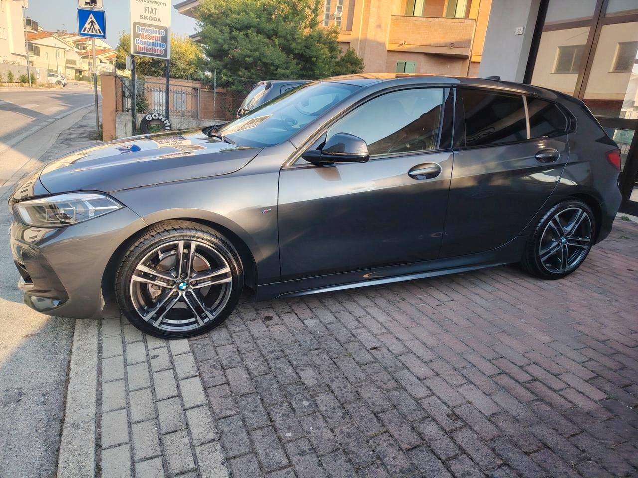 Bmw 116 116d 5p. Luxury