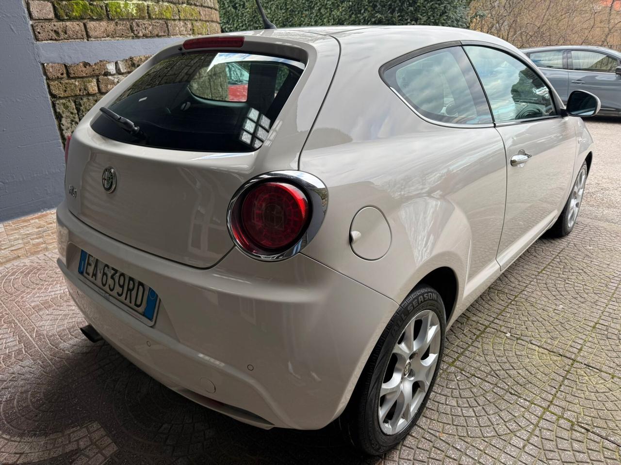 Alfa Romeo MiTo 1.3 JTDm-2 95 CV S&S Distinctive Sport Pack