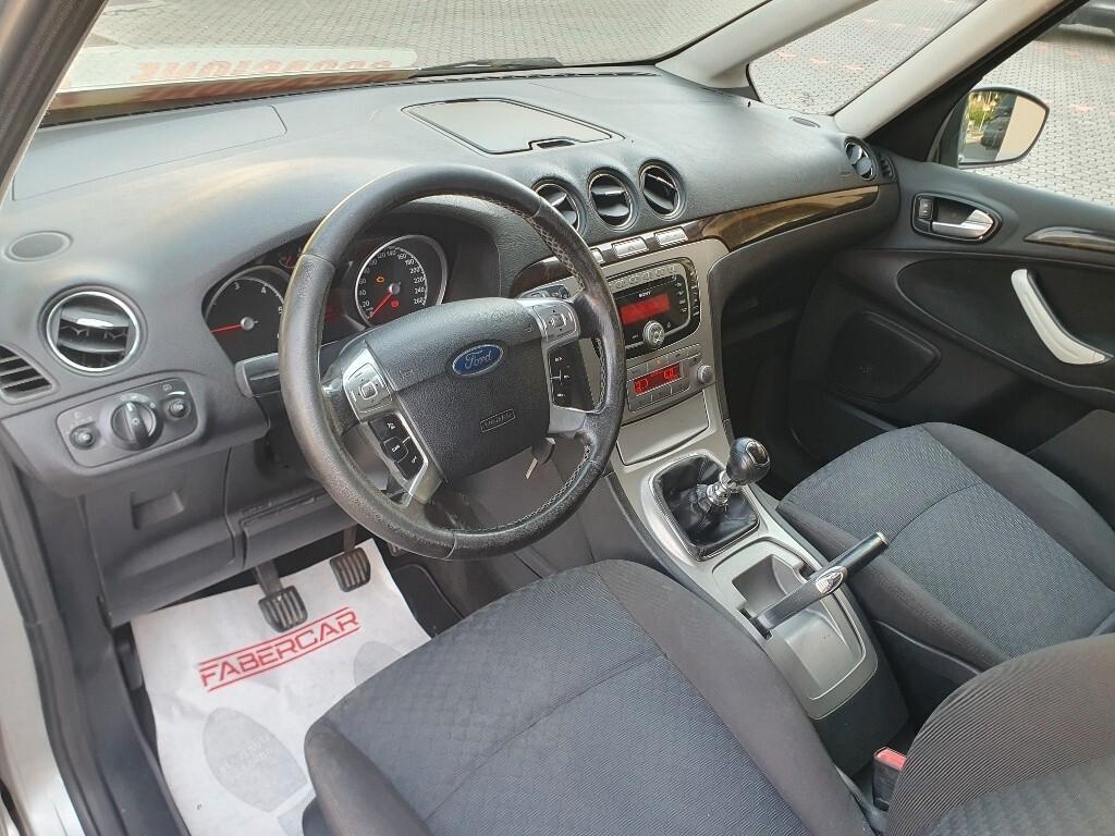 Ford Galaxy 2.0 TDCi 140 CV Ghia DPF