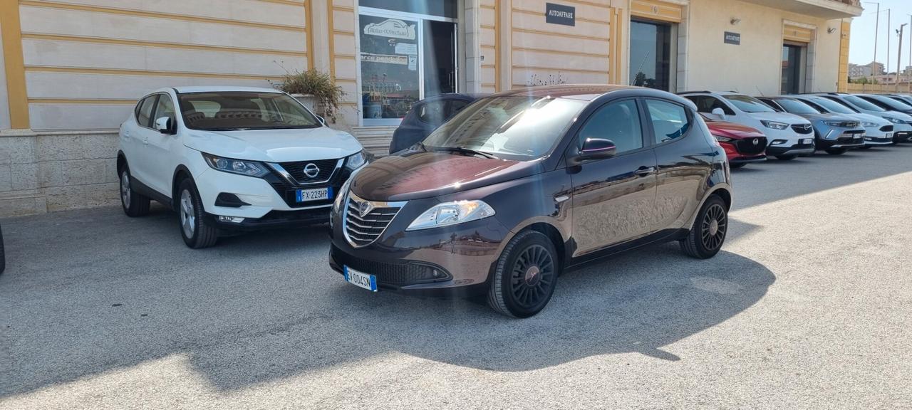 Lancia Ypsilon 1.2 69 CV 5 porte Elefantino