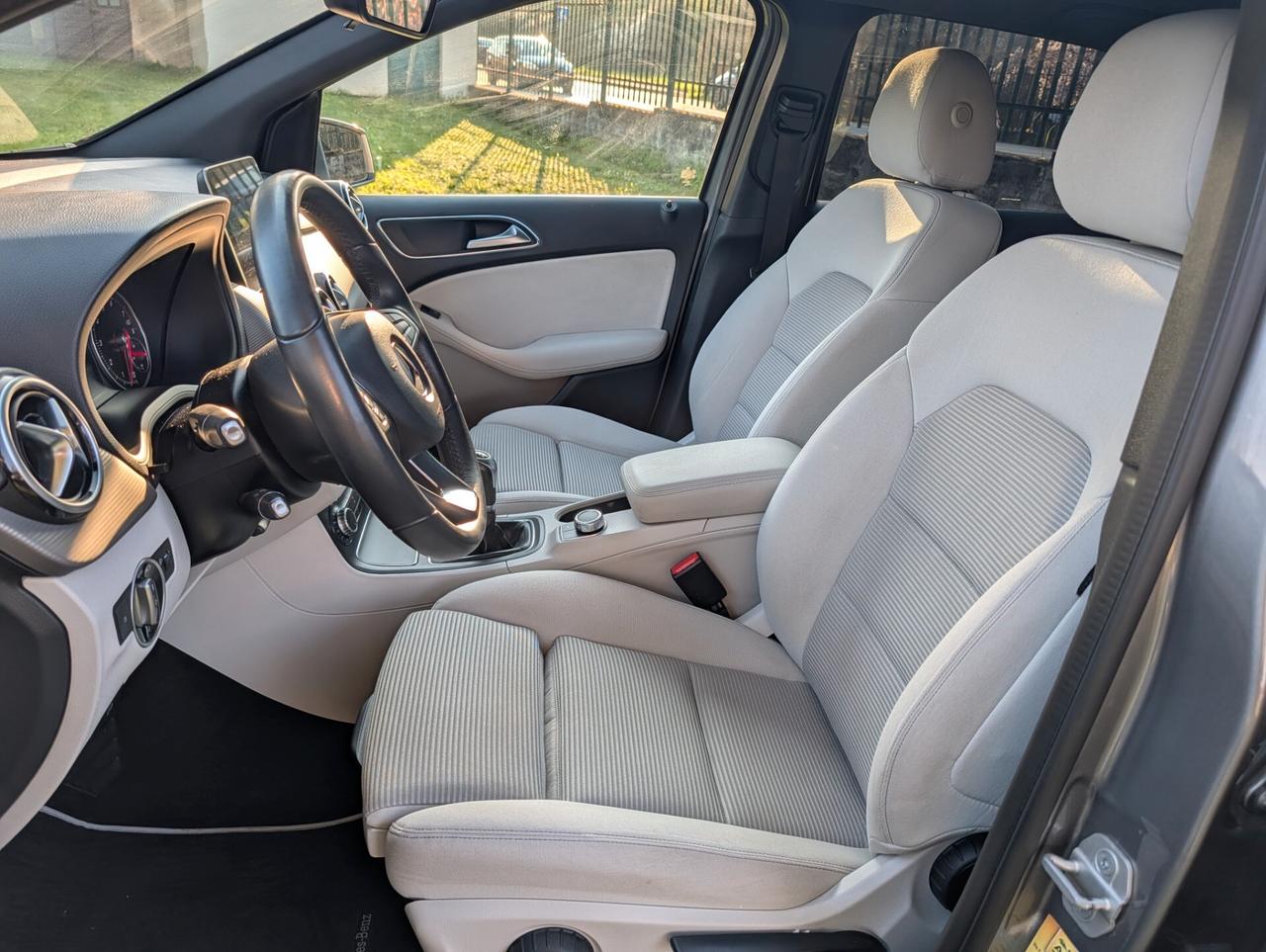 Mercedes-benz B 180 Premium