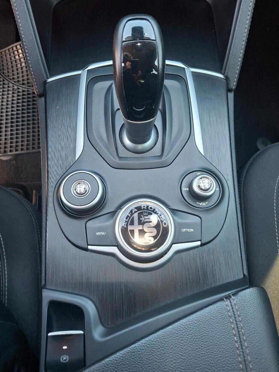 Alfa Romeo Stelvio 2.2 Turbodiesel 190 CV AT8 Q4 B-Tech