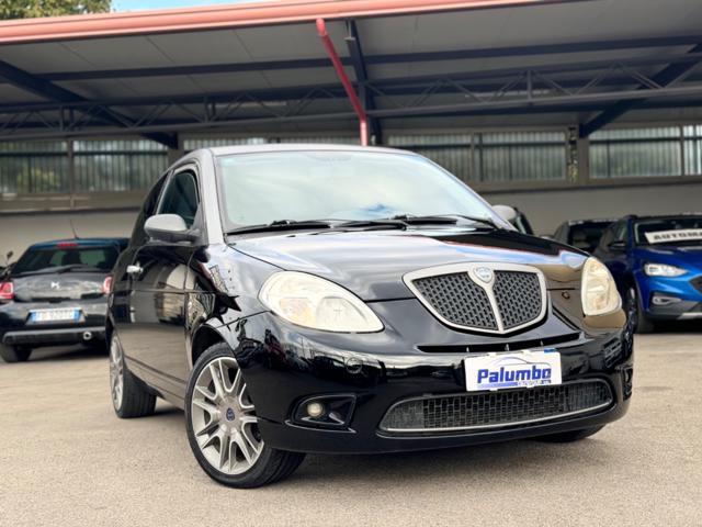 LANCIA Ypsilon 1.4 16V Sport MomoDesign