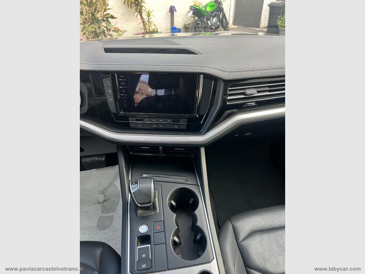 VOLKSWAGEN Touareg 3.0 TDI Advanced