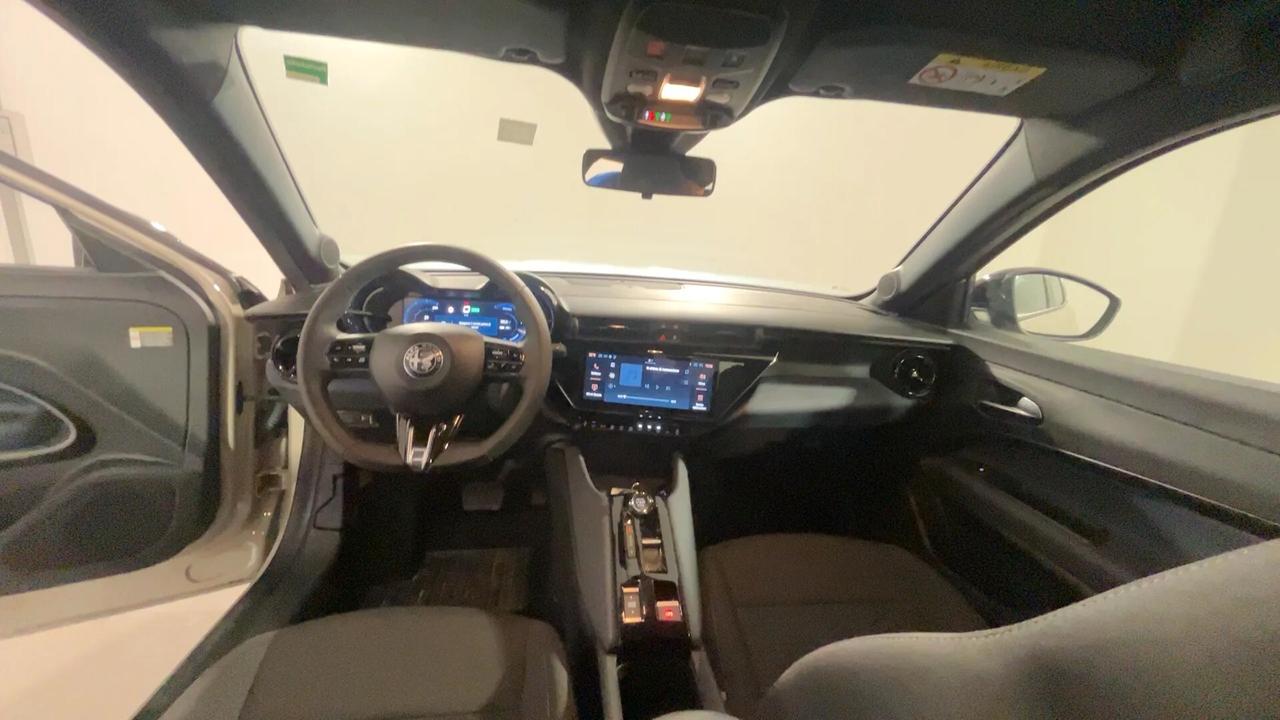Alfa Romeo Junior 156 CV BEV Sprint