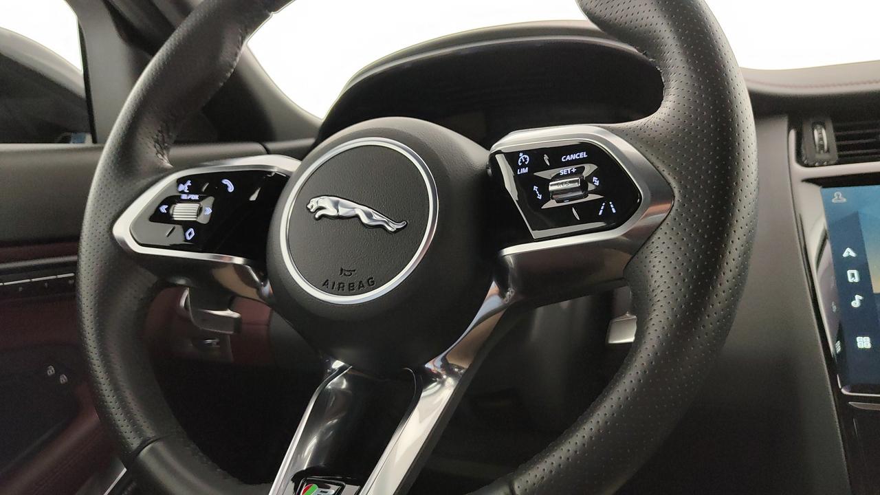 JAGUAR E-Pace 2021 - E-Pace 2.0d i4 mhev R-Dynamic SE awd 204cv auto