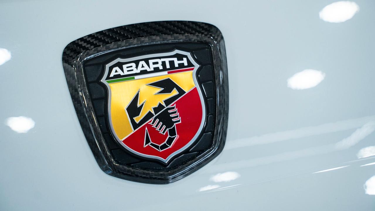 Abarth 695 1.4 TJET 180CV COMPETIZIONE CARBONIO BREMBO SABELT FULL OPTIONAL