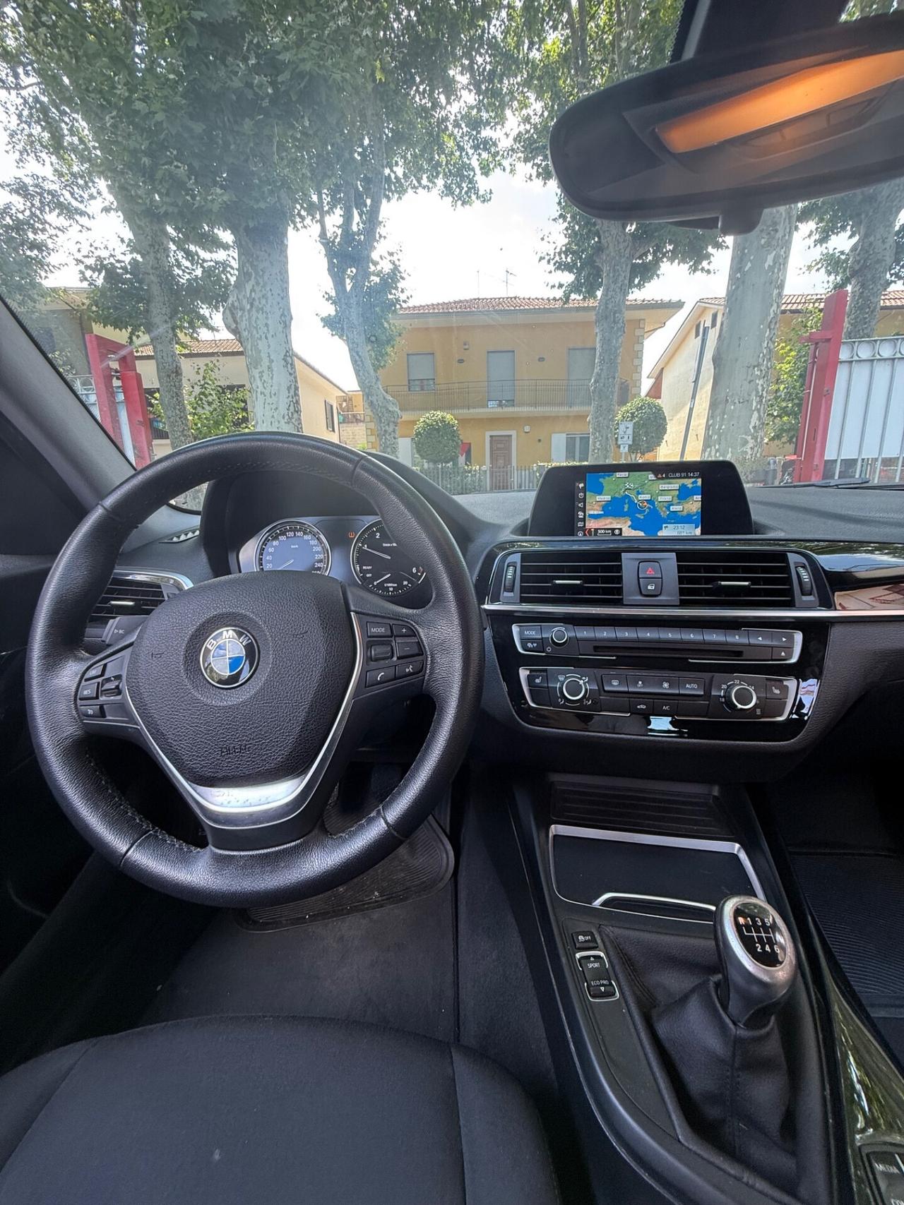 Bmw 116 116d 5p. Urban