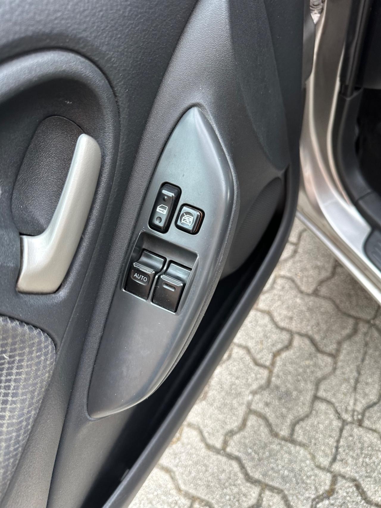 Toyota Yaris 1.0i 16V cat 5 porte Expo Clima