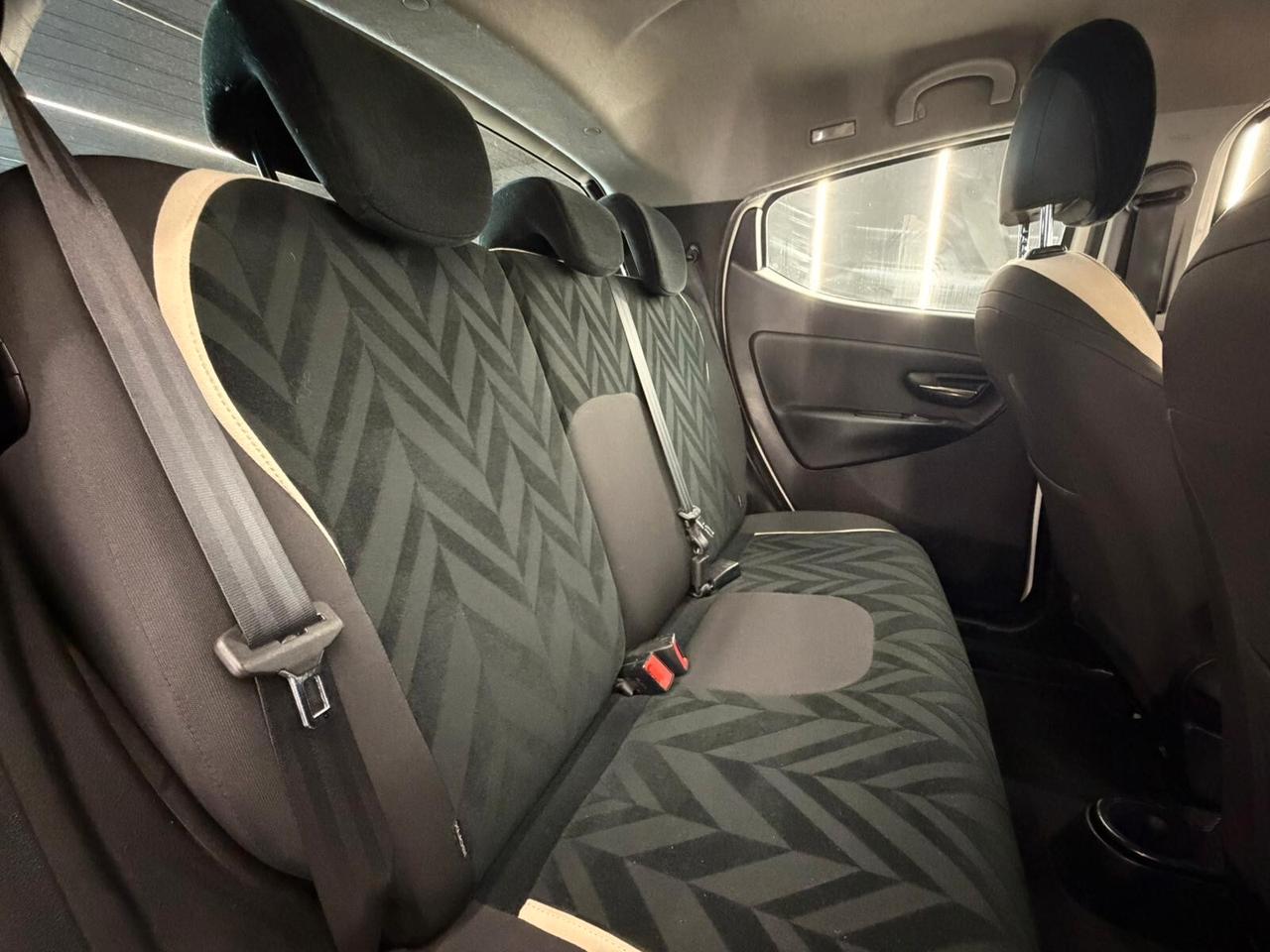 Lancia Ypsilon 1.3 MJT 16V 95 CV 5 porte S&S Platinum-KM CERTIFICATI-PERMUTE-12 MESI GARANZIA