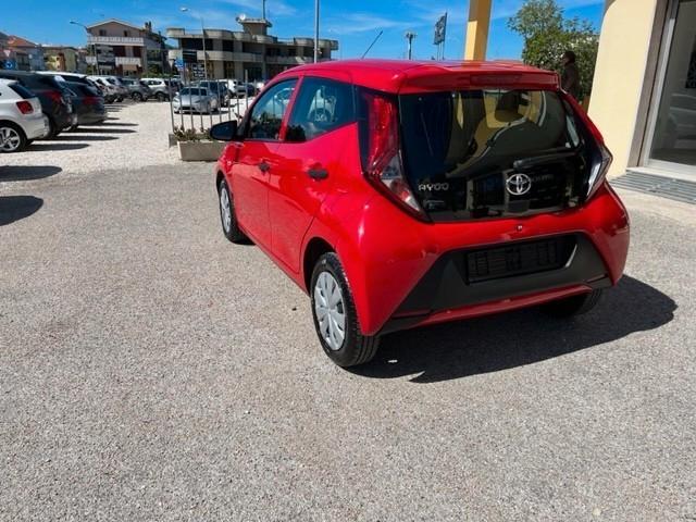 Toyota Aygo Connect 1.0 VVT-i 72 CV 5 porte x-wave