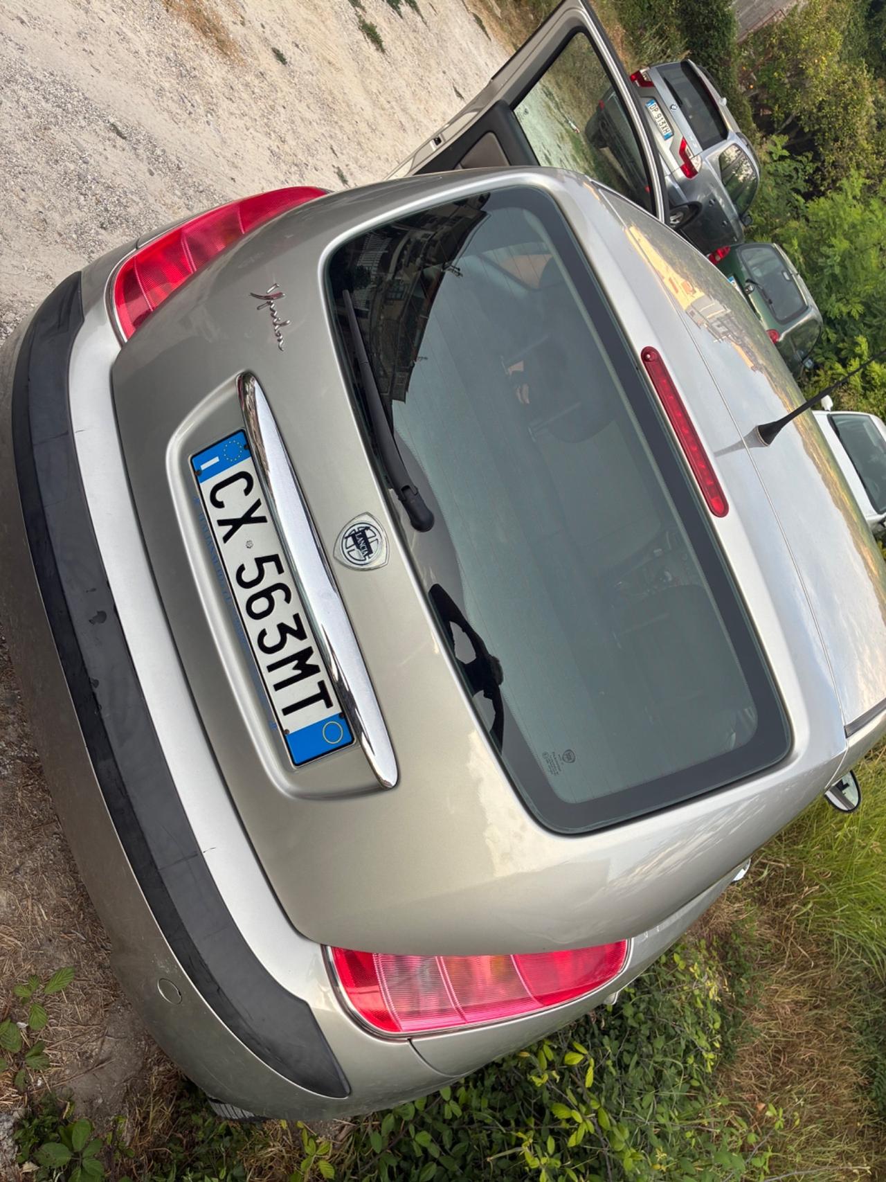 Lancia Ypsilon 1.2 16V Argento