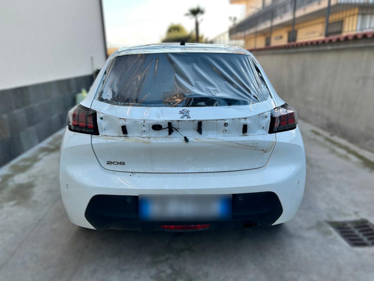 Peugeot 208 1.5 HDi 100CV - 2023 Incidentata