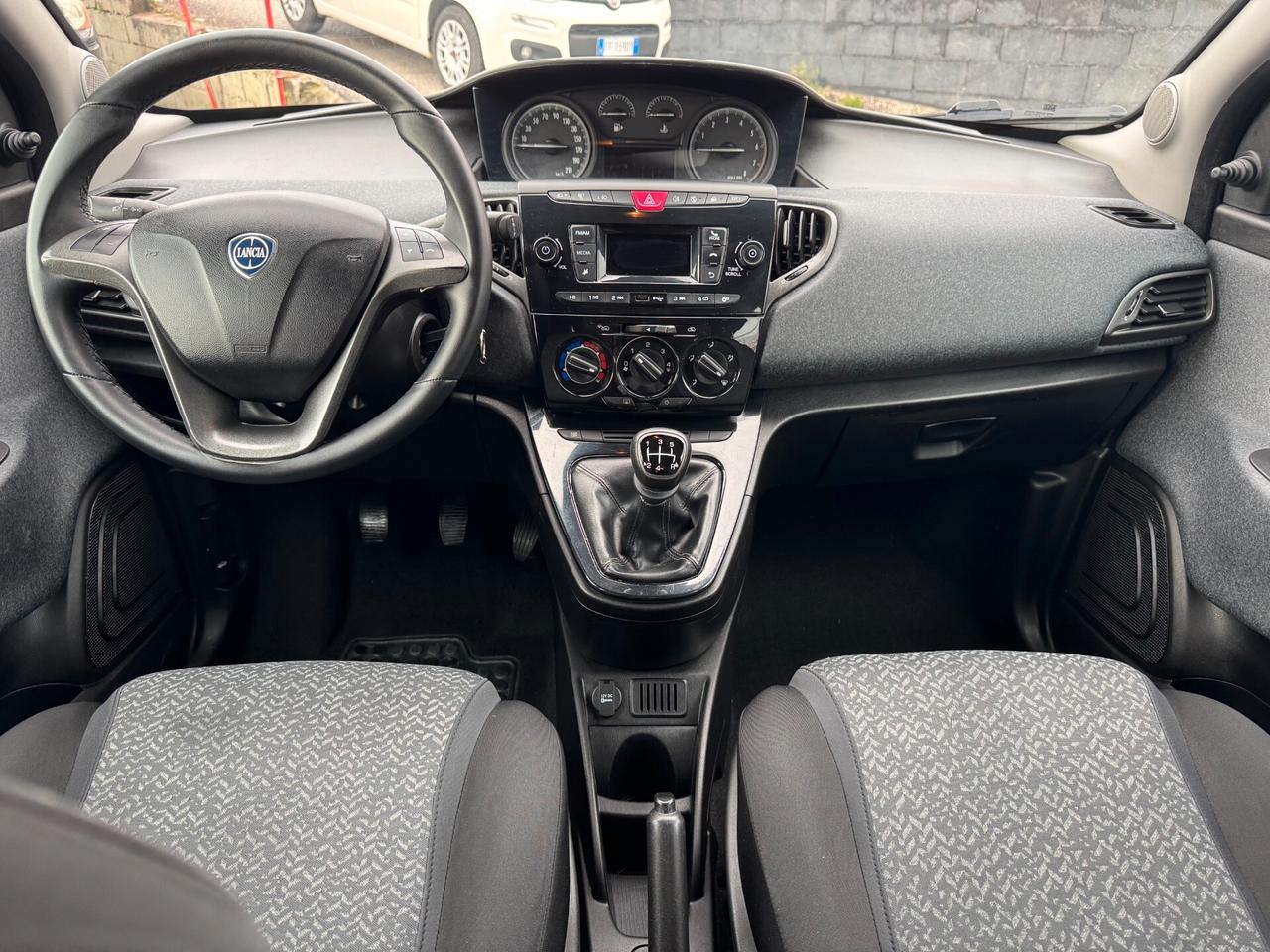 Lancia Ypsilon 1.2 69 CV 5 porte Platinum